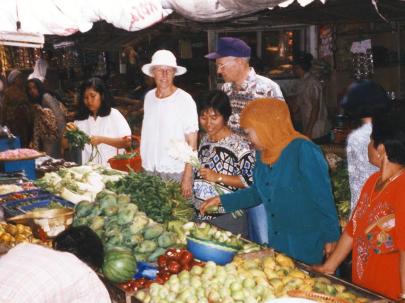 Peggy, Eti, Bob & Eti's Mom at the Market