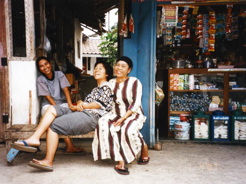 Sister, Eti & their Mom